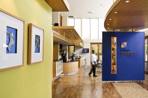 Holiday Inn Cairns Harbourside - Accommodation Cairns 3