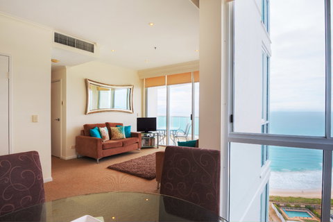 Pacific Views Resort - Main Beach - Accommodation Cairns 1