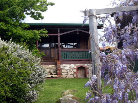 Pemberton Old Picture Theatre Holiday Apts - Accommodation Cairns 1