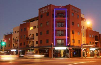 Quality Suites Boulevard On Beaumont Hotel - Accommodation Cairns 2