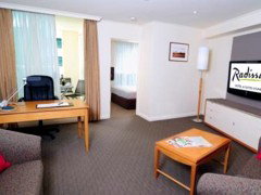 Radisson Hotel & Suites Sydney - Accommodation Cairns 3