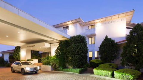 Diplomat Hotel - Accommodation Cairns 1