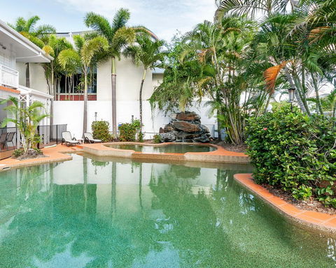Ibis Styles Cairns - Accommodation Cairns 1