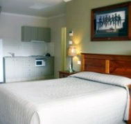 Saltbush Motor Inn - Accommodation Cairns