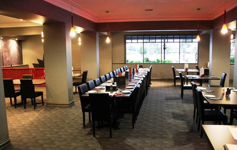 Sunshine Motor Inn - Accommodation Cairns 4