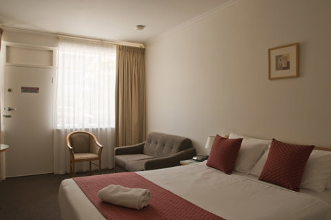 Taft Motor Inn - Accommodation Cairns 1