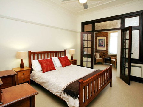 The Bank Guesthouse - Accommodation Cairns 0