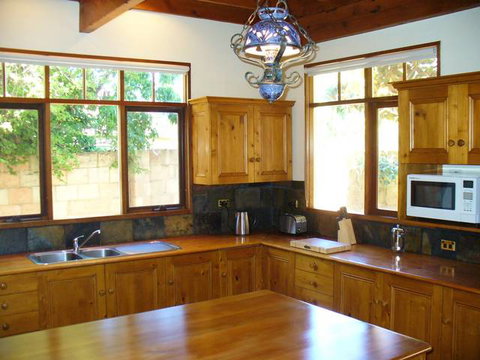 TRC House - Accommodation Cairns 2
