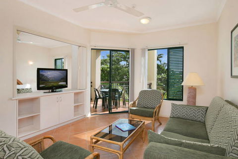 Tropic Towers Apartments - Accommodation Cairns 0