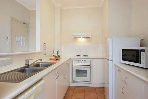 Tropic Towers Apartments - Accommodation Cairns 2