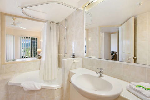 Tropic Towers Apartments - Accommodation Cairns 12