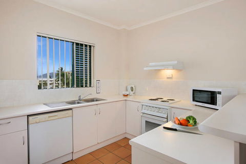 Tropic Towers Apartments - Accommodation Cairns 13