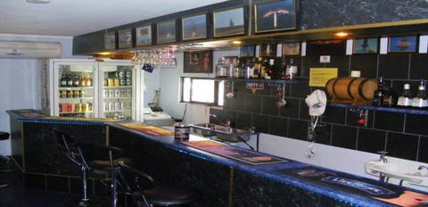 Woomera Traveller's Village & Caravan Park - Accommodation Cairns 1