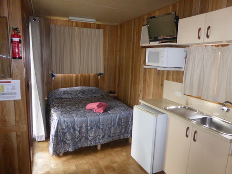 Peak Hill Caravan Park - Accommodation Cairns 1