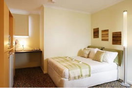 Snooze Inn - Accommodation Cairns 0