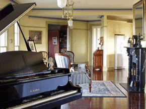 Barcaldine House - Accommodation Cairns 1