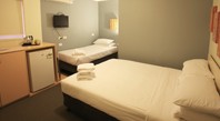 Snooze Inn - Accommodation Cairns 1