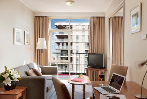 Crowne Plaza Newcastle - Accommodation Cairns 2