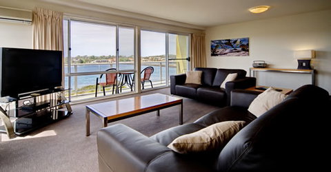 Albacore Luxury Holiday Apartments - Accommodation Cairns 1