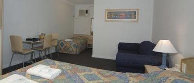 Caravilla Motel - Accommodation Cairns 1