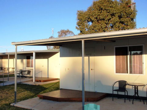 Trundle Services And Citizens Club Cabins - Accommodation Cairns 2