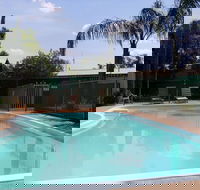 Parkes Overnighter Caravan Park - Accommodation Cairns