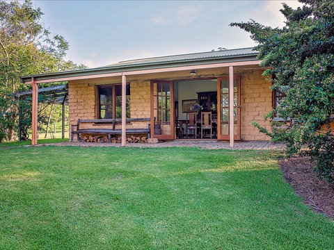 Narrawilly Cottages - Accommodation Cairns 3