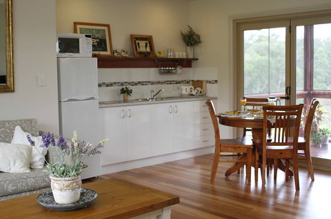 Cosy Cow Farmstay Bed And Breakfast - Accommodation Cairns 3