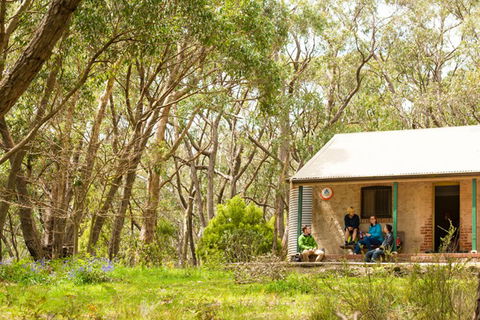 Mt Lofty YHA - Accommodation Cairns 0
