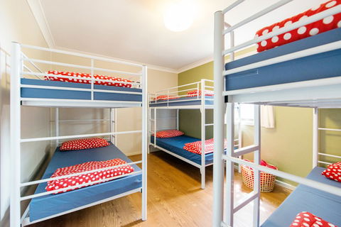 Mt Lofty YHA - Accommodation Cairns 3