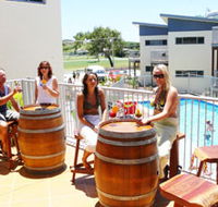 Emu's Beach Resort - Accommodation Cairns
