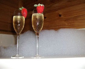 Ravensbourne Forest Chalets - Accommodation Cairns 1