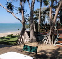 Beachfront Zilzie Holiday Home and Cottage - Accommodation Cairns