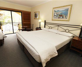 Palm Royale Cairns - Accommodation Cairns 3