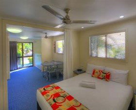 Alex Beach Cabins And Tourist Park - Accommodation Cairns 0