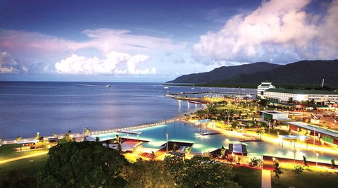DoubleTree By Hilton Cairns - Accommodation Cairns 1