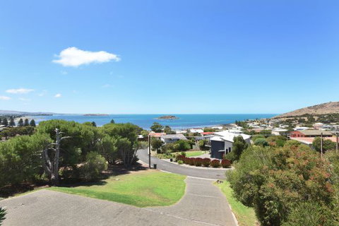 The Observatory - Accommodation Cairns 10