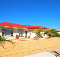 Christies Cottage for holidays and relocations. - Accommodation Cairns