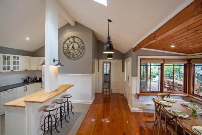 Oak Tree Lodge - Accommodation Cairns 2