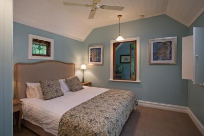Oak Tree Lodge - Accommodation Cairns 10