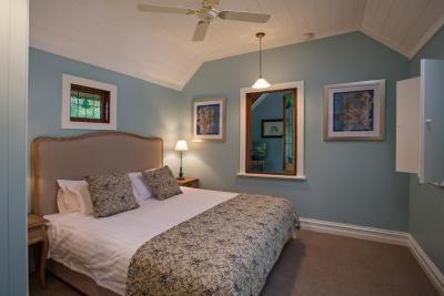 Oak Tree Lodge - Accommodation Cairns 11