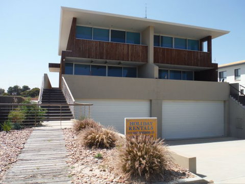 Relax At Tipara - Accommodation Cairns 0