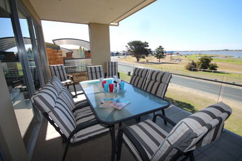 LJ Hooker Goolwa Holiday Rentals - 42 Underwood Avenue, Goolwa Beach - Accommodation Cairns 1
