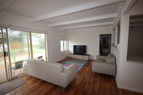 LJ Hooker Goolwa Holiday Rentals - 42 Underwood Avenue, Goolwa Beach - Accommodation Cairns 12
