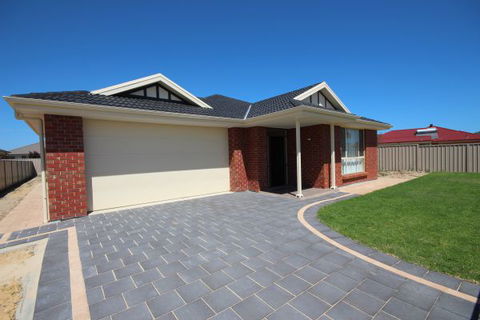 LJ Hooker Goolwa Holiday Rentals - 42 Underwood Avenue, Goolwa Beach - Accommodation Cairns 16