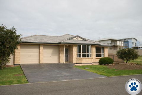 LJ Hooker Goolwa Holiday Rentals - 42 Underwood Avenue, Goolwa Beach - Accommodation Cairns 20