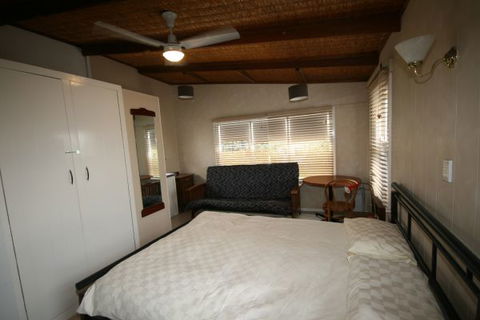 LJ Hooker Goolwa Holiday Rentals - 42 Underwood Avenue, Goolwa Beach - Accommodation Cairns 27