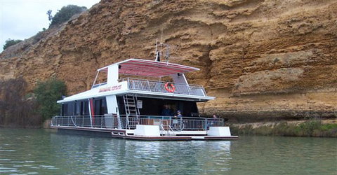 Takeme2 Houseboat - Accommodation Cairns 1