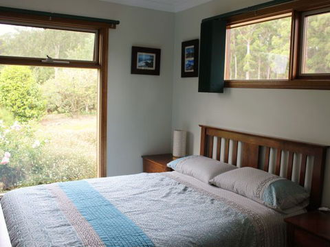 Eagle's Roost Farmstay B&B - Accommodation Cairns 1