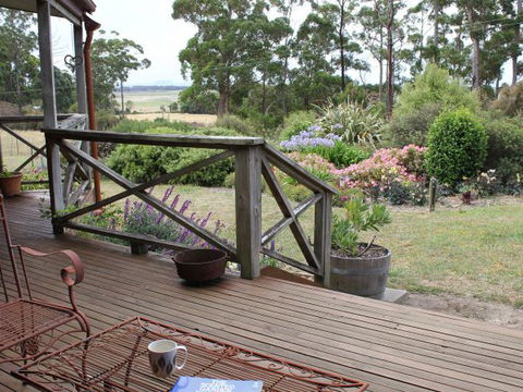 Eagle's Roost Farmstay B&B - Accommodation Cairns 4